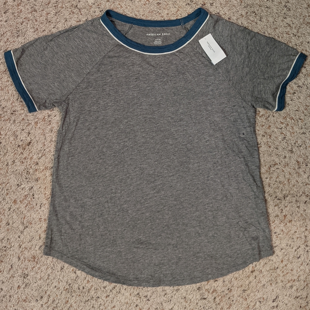 American Eagle Tshirt